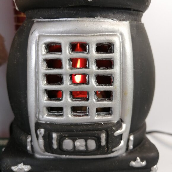 1994 HOLIDAY CREATIONS ANIMATED HOLIDAY SCENE SANTA WITH POT BELLY STOVE - Picture 3 of 16